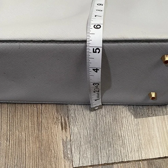 Elegant Gray Tote Bag - Picture 8 of 16